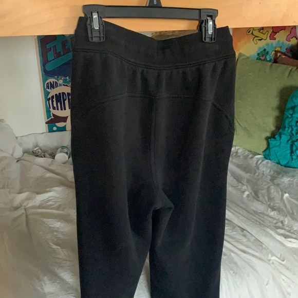Additional photos of lululemon high rise scuba joggers - Picture 1 of 4
